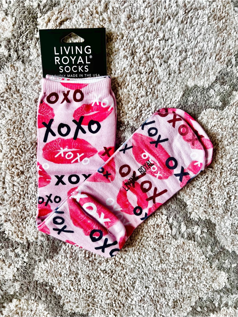 Rare Living Royal XOXO Knee High Kiss Lips Socks Valentine - Picture 3 of 9